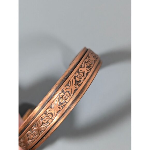 Copper Floral Cuff Bracelet 7 in Classic Western Boho - Picture 3 of 7